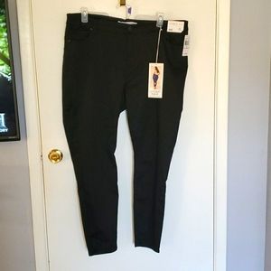 Womans celebrity pink push-up pant